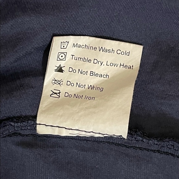 Elsie & Zoey sz s/m top silky feel in navy - Picture 13 of 13